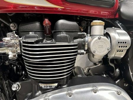 トライアンフ BONNEVILLE T120 ボンネビルT120 2025年モデル エルヴィスプレスリーリミテッドエディション 40