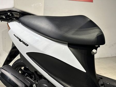 スズキ アドレスV50(2サイクル) アドレス50 2015年モデル リアボックス 18