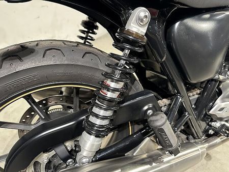 トライアンフ STREET TWIN ストリートツイン 2022年モデル ゴールドラインリミテッド 2WINツインショック 26