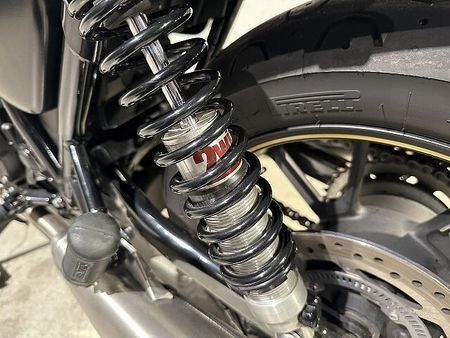 トライアンフ STREET TWIN ストリートツイン 2022年モデル ゴールドラインリミテッド 2WINツインショック 34