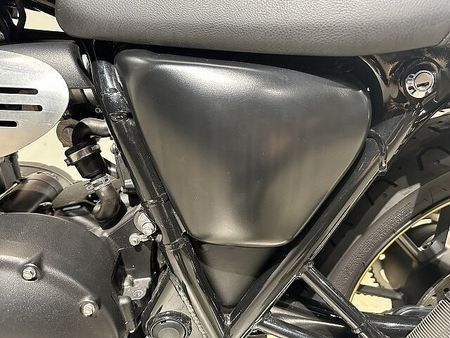 トライアンフ STREET TWIN ストリートツイン 2022年モデル ゴールドラインリミテッド 2WINツインショック 36
