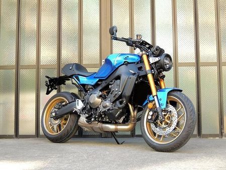 ヤマハ XSR900 デイトナスマートモニター装着車 1