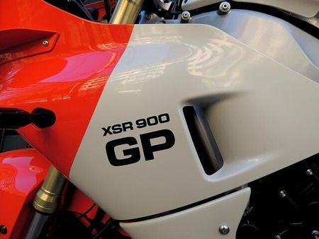 ヤマハ XSR900 フェンダーレス・アンダーカウル・シートカウル装着 26