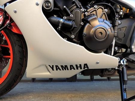 ヤマハ XSR900 フェンダーレス・アンダーカウル・シートカウル装着 28