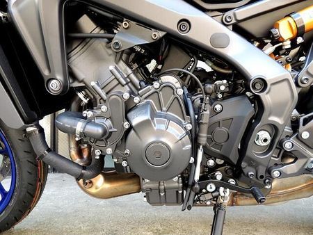 ヤマハ MT-09 3年長期保証制度&距離無制限ロードサービス1年間付 27