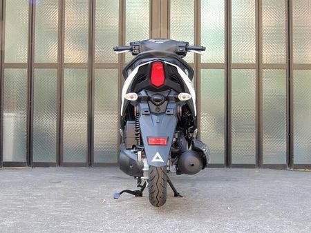 ヤマハ ジョグ125 コスパ・デザイン・軽さがいいね! 11