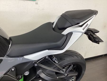 カワサキ ZX-6R 6