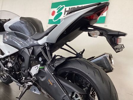 カワサキ ZX-6R 11
