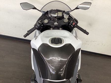 カワサキ ZX-6R 18