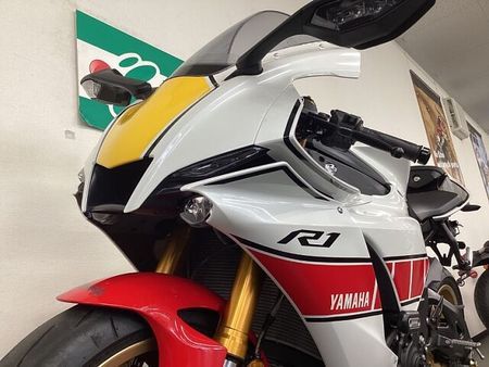 ヤマハ YZF-R1 15