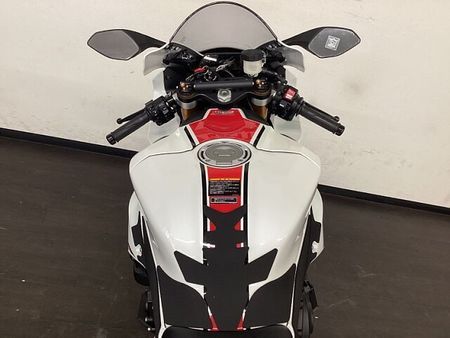 ヤマハ YZF-R1 18