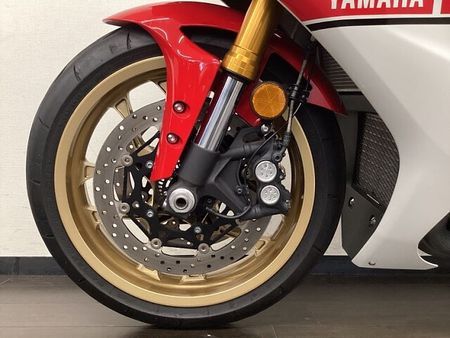 ヤマハ YZF-R1 19