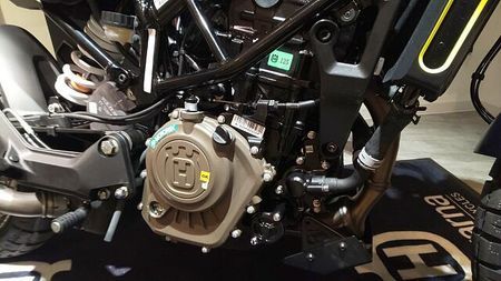 ハスクバーナ SVARTPILEN 125 店頭現車無し、要取り寄せ車両。 6