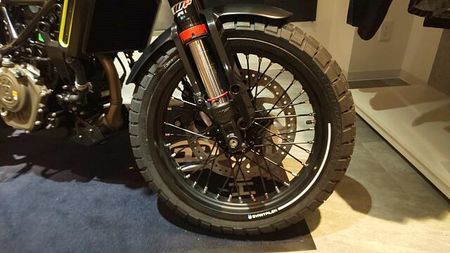 ハスクバーナ SVARTPILEN 125 店頭現車無し、要取り寄せ車両。 8