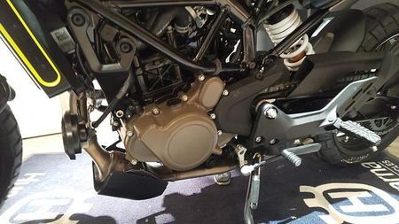 ハスクバーナ SVARTPILEN 125 店頭現車無し、要取り寄せ車両。 12