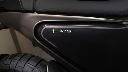 ハスクバーナ SVARTPILEN 125 店頭現車無し、要取り寄せ車両。 22