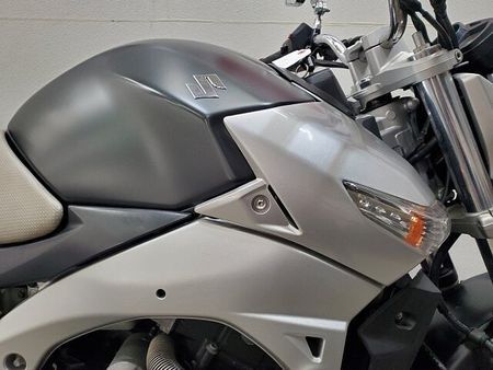 スズキ GSR400 GSR400 2006年モデル アグラス製エンジンスライダー リヤフェンダーレス仕様 13
