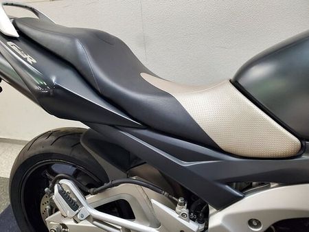 スズキ GSR400 GSR400 2006年モデル アグラス製エンジンスライダー リヤフェンダーレス仕様 20