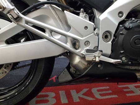 スズキ GSR400 GSR400 2006年モデル アグラス製エンジンスライダー リヤフェンダーレス仕様 24