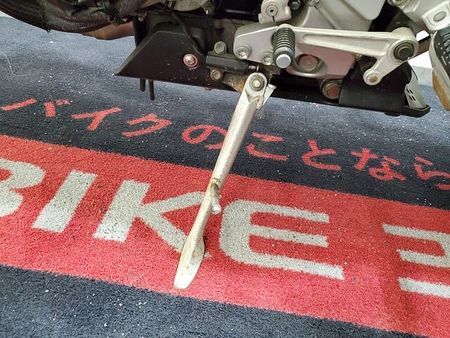 スズキ GSR400 GSR400 2006年モデル アグラス製エンジンスライダー リヤフェンダーレス仕様 39