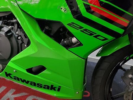カワサキ ニンジャ 250 NINJA250 2023年モデル ワンオーナー マルチバー装備 26