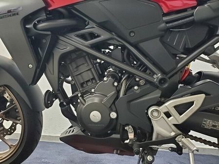 ホンダ CB250R 【マル得】CB250R 2019年モデル USBポート装備!! 33