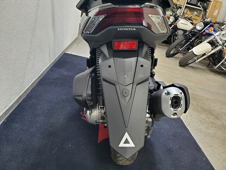 ホンダ PCX125 【マル得】PCX125 2023年モデル ロングスクリーン リヤボックスマウント装備!! 22