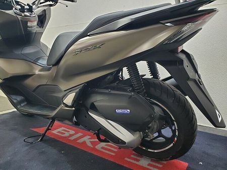 ホンダ PCX125 【マル得】PCX125 2023年モデル ロングスクリーン リヤボックスマウント装備!! 35