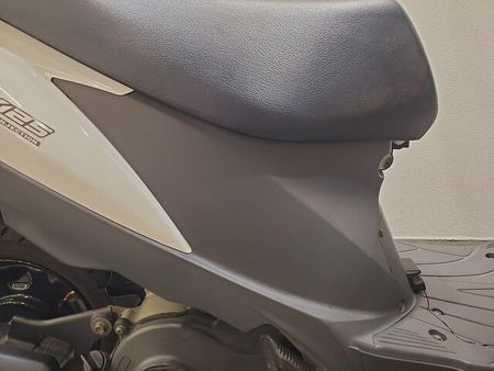 スズキ アドレスV125 アドレスV125 2005年モデル リヤボックス装備!! 23