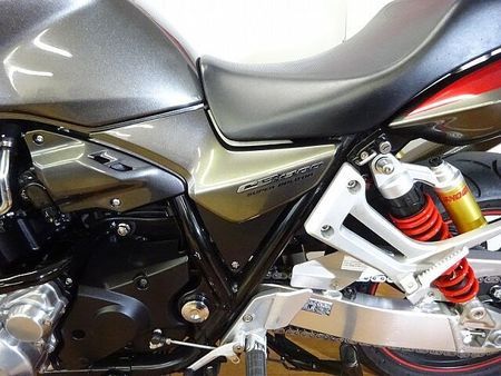ホンダ CB1300スーパーボルドール CB1300スーパーボルドール TSRサイレンサー/エンジンガード/トップボックス 37