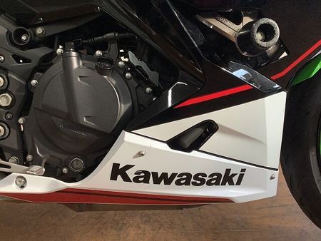 カワサキ ニンジャ 400 Ninja400 エンジンスライダー USB電源 インジェクション EX400G型 202 20