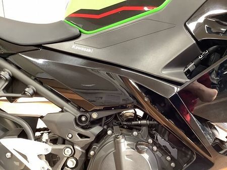 カワサキ ニンジャ 400 Ninja400 エンジンスライダー USB電源 インジェクション EX400G型 202 22