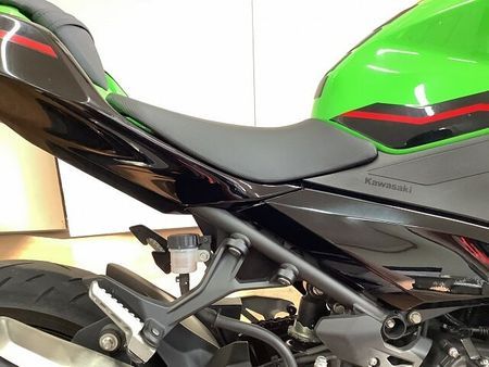 カワサキ ニンジャ 400 Ninja400 エンジンスライダー USB電源 インジェクション EX400G型 202 24