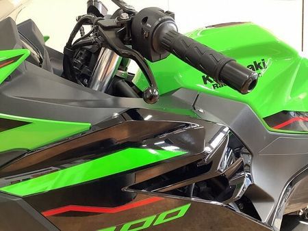 カワサキ ニンジャ 400 Ninja400 エンジンスライダー USB電源 インジェクション EX400G型 202 31