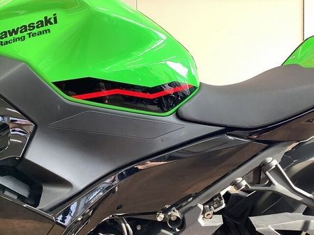 カワサキ ニンジャ 400 Ninja400 エンジンスライダー USB電源 インジェクション EX400G型 202 36