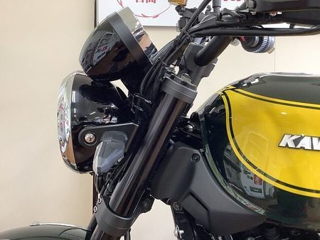 カワサキ Z900RS Z900RS イエローボールエディション グリップヒーター エンジンガード マフラースライ 27