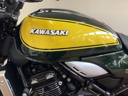 カワサキ Z900RS Z900RS イエローボールエディション グリップヒーター エンジンガード マフラースライ 30