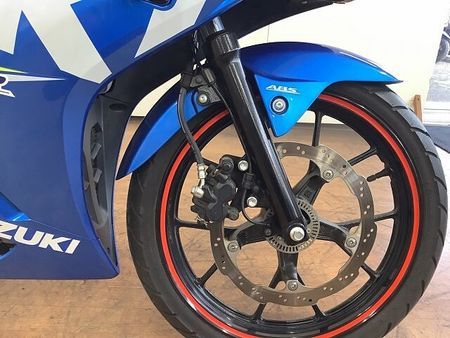 スズキ GSX-R125 GSX-R125 ABS ヨシムラ製マフラー ヘルメットロック リアキャリア インジェクシ 13