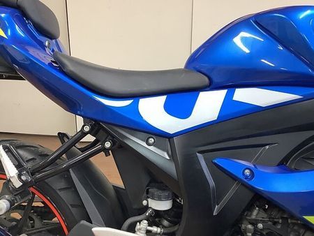 スズキ GSX-R125 GSX-R125 ABS ヨシムラ製マフラー ヘルメットロック リアキャリア インジェクシ 16