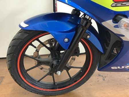 スズキ GSX-R125 GSX-R125 ABS ヨシムラ製マフラー ヘルメットロック リアキャリア インジェクシ 21