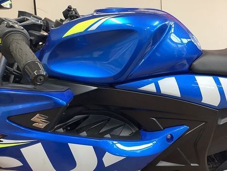 スズキ GSX-R125 GSX-R125 ABS ヨシムラ製マフラー ヘルメットロック リアキャリア インジェクシ 22