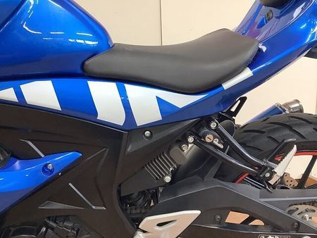 スズキ GSX-R125 GSX-R125 ABS ヨシムラ製マフラー ヘルメットロック リアキャリア インジェクシ 24