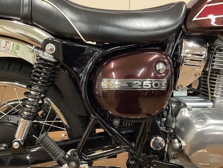 カワサキ エストレヤ エストレヤ Final Edition デイトナ製USB電源 インジェクション BJ250 18