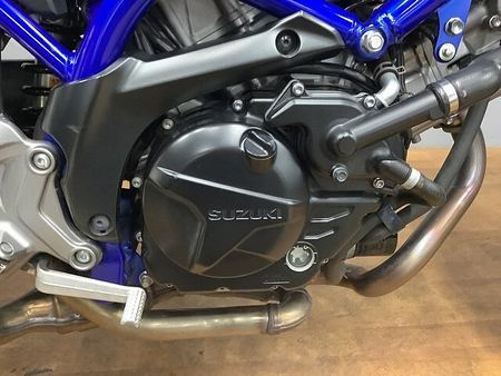 スズキ SV650 【マル得】SV650 ABS装備 USB電源 ヘルメットホルダー装備 34