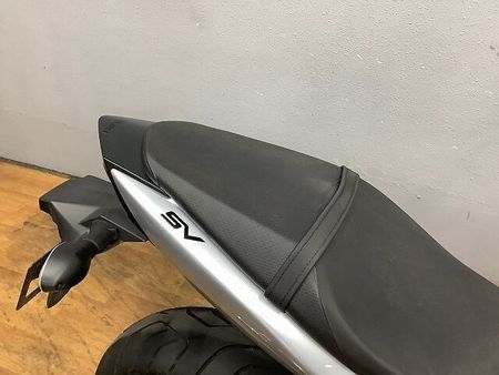 スズキ SV650 【マル得】SV650 ABS装備 USB電源 ヘルメットホルダー装備 39