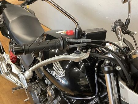 ホンダ CB400スーパーフォア CB400スーパーフォア 2019年モデル センタースタンド エンジンガード装備 15