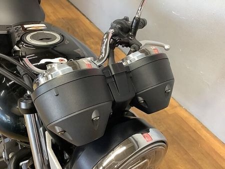 ホンダ CB400スーパーフォア CB400スーパーフォア 2019年モデル センタースタンド エンジンガード装備 17