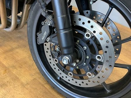 ホンダ CB400スーパーフォア CB400スーパーフォア 2019年モデル センタースタンド エンジンガード装備 25