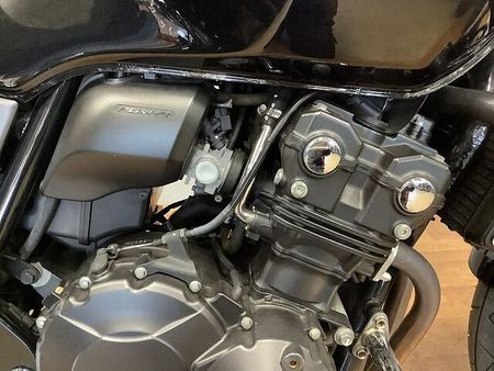 ホンダ CB400スーパーフォア CB400スーパーフォア 2019年モデル センタースタンド エンジンガード装備 37