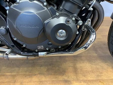 ホンダ CB400スーパーフォア CB400スーパーフォア 2019年モデル センタースタンド エンジンガード装備 38